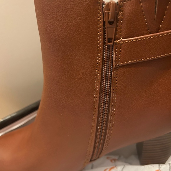 NY & Co New Bootie - Picture 9 of 9